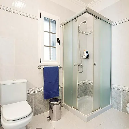 Villa Puerto Del Carmen Sleeps 8 Air Con Wifi *