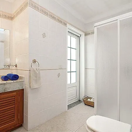 Puerto Del Carmen Sleeps 8 Air Con Wifi