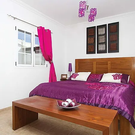 Villa Puerto Del Carmen Sleeps 8 Air Con Wifi *